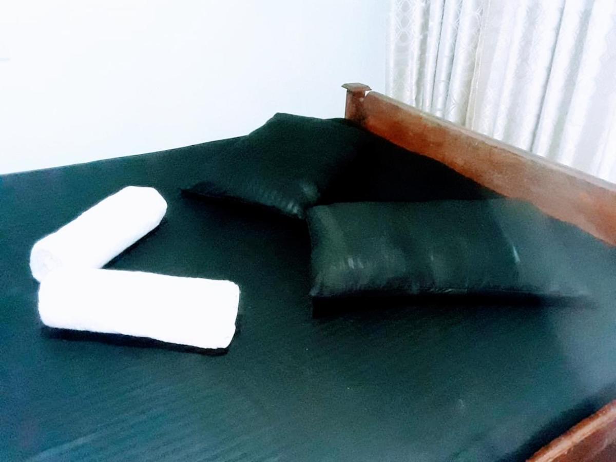 Black And White Kandy Guest House 02 Deiyannewela Dış mekan fotoğraf
