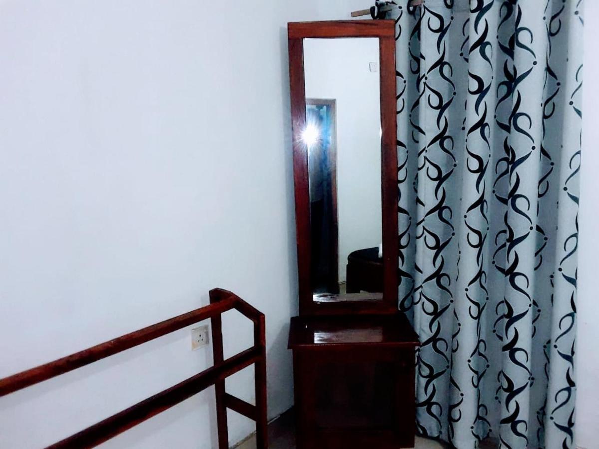 Black And White Kandy Guest House 02 Deiyannewela Dış mekan fotoğraf