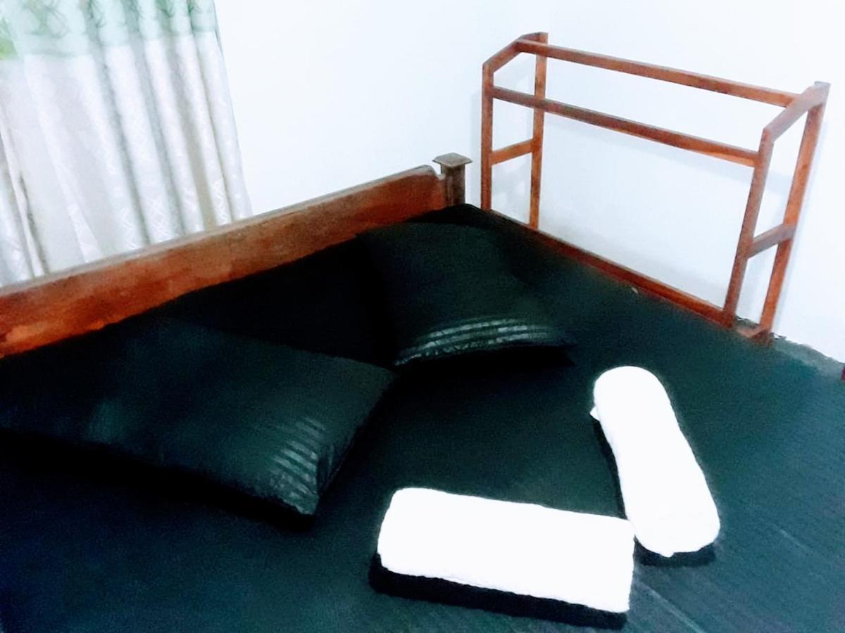 Black And White Kandy Guest House 02 Deiyannewela Dış mekan fotoğraf